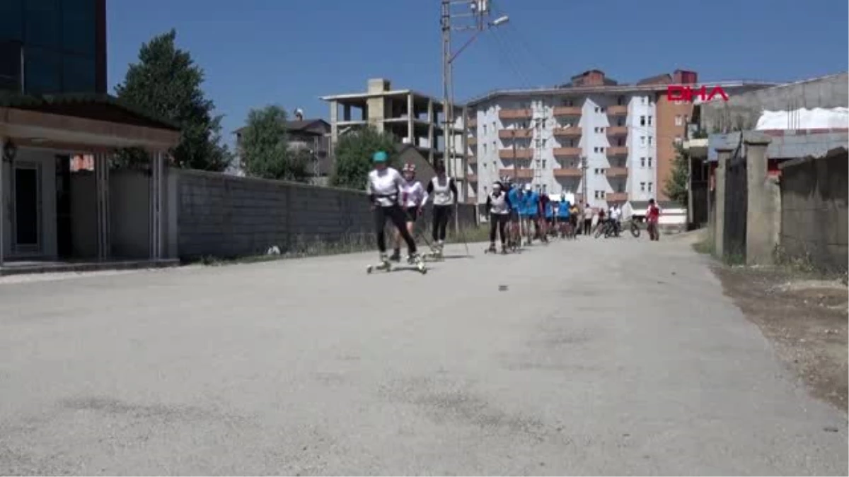 HAKKARİ Tekerlekli kayakçılar Türkiye Şampiyonası\'na karayolunda hazırlanıyor