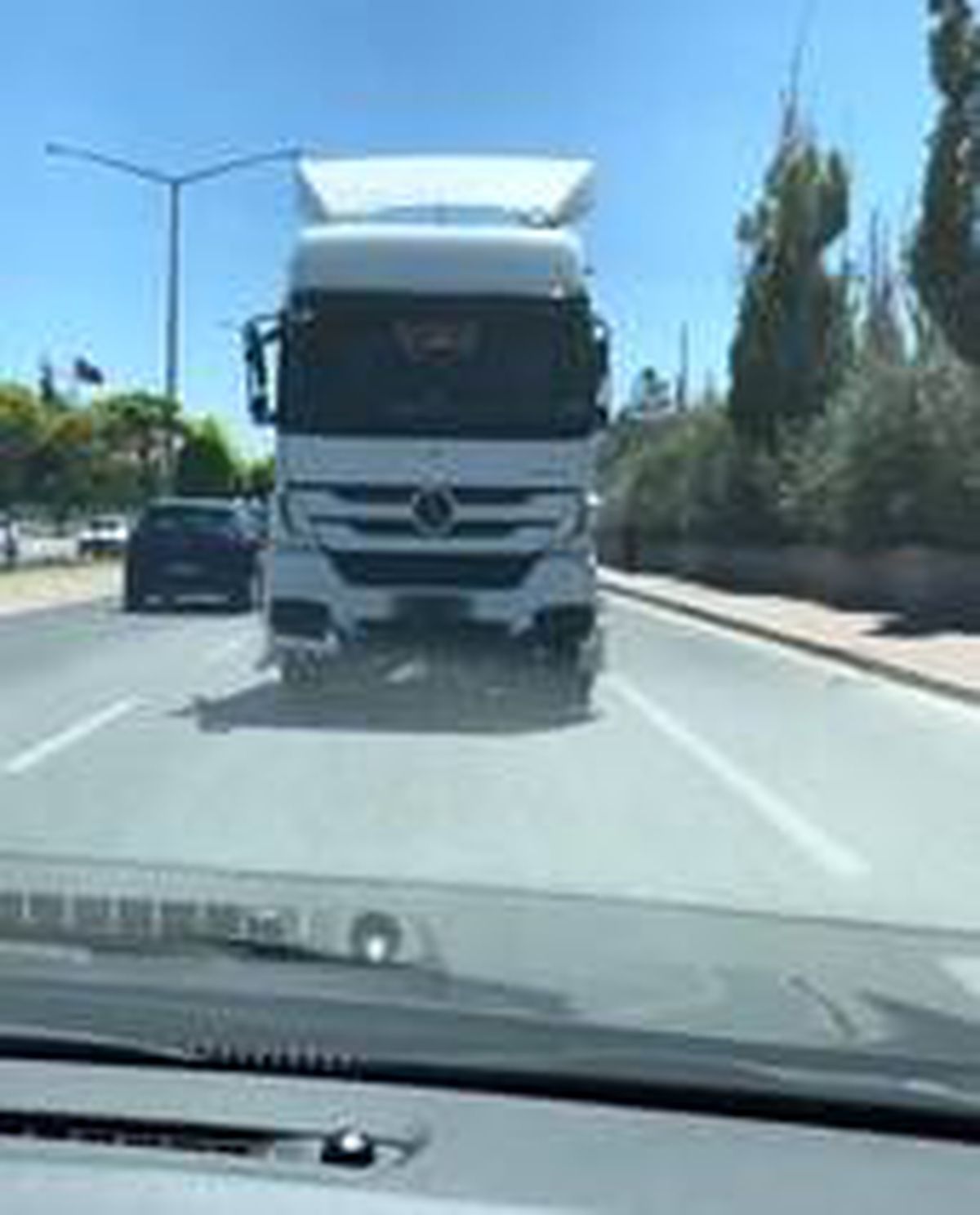 Trafikte sürücüleri şaşırtan görüntü