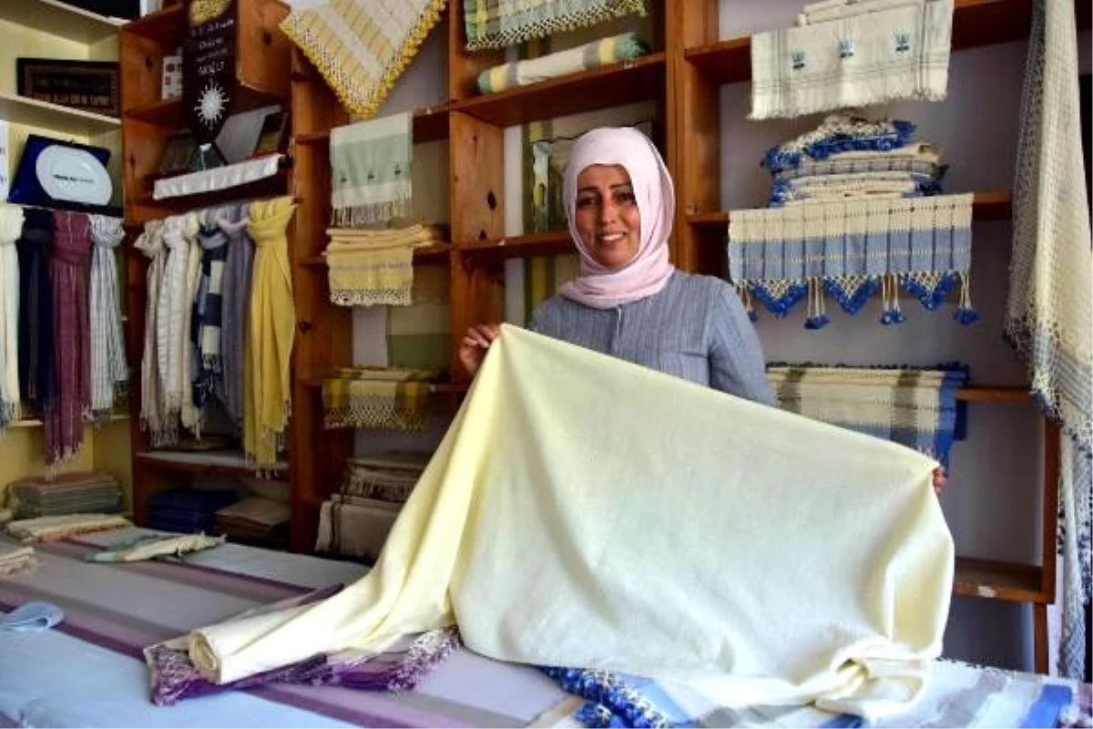 Yöresel dokumacılığı yaşatmaya çalışıyorlar