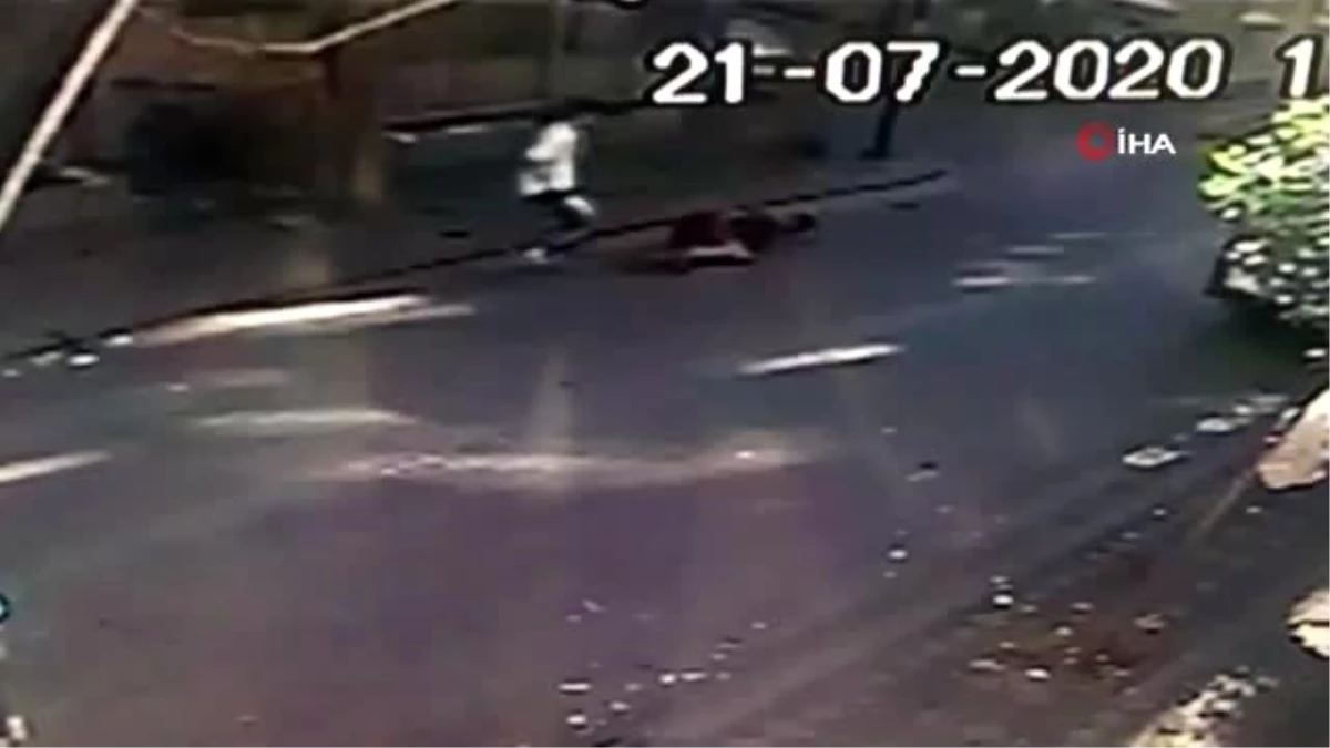 Zeytinburnu\'nda silahlı saldırı anı kamerada