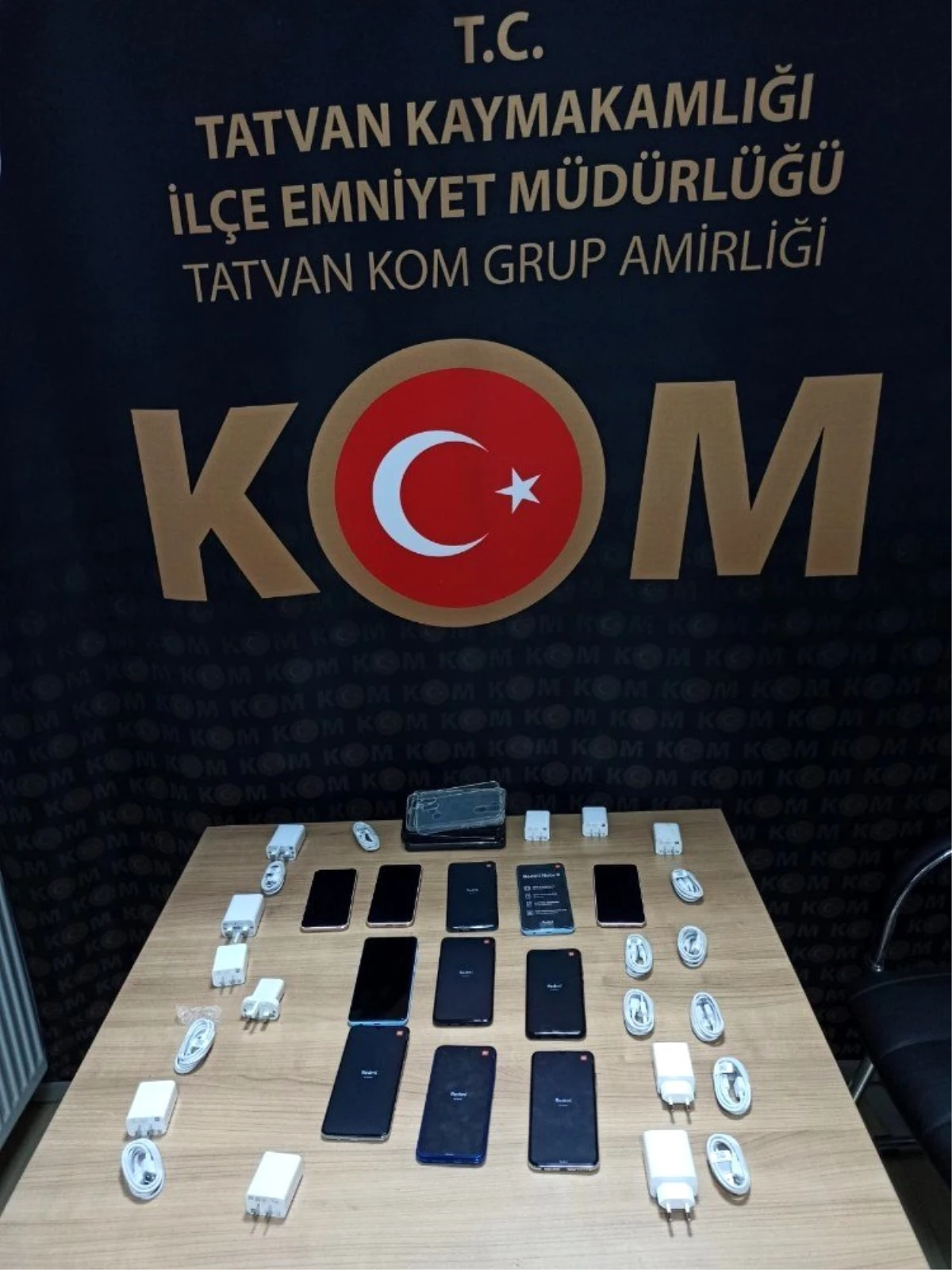 Bitlis\'te kaçak cep telefonu ele geçirildi