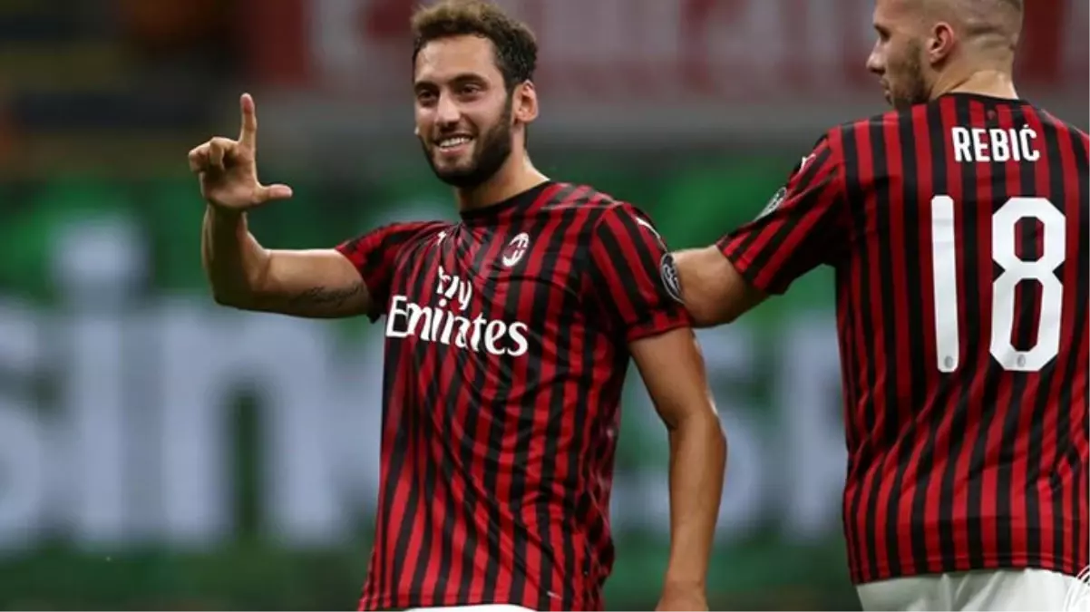 Milan formasıyla harikalar yaratan Hakan Çalhanoğlu\'nun geleceği belirsizliğini koruyor