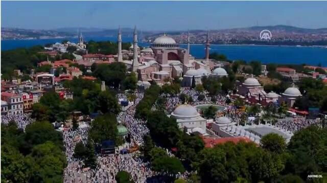 Son Dakika: Ayasofya Camii'nde 86 yıl sonra ilk namaz kılınıyor