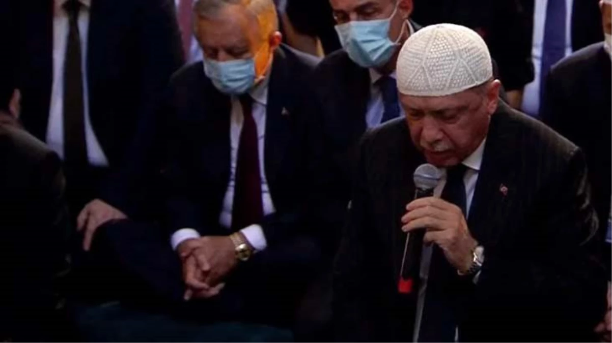 Son Dakika: Cumhurbaşkanı Erdoğan, Ayasofya Camii\'nde cuma namazı öncesinde Kur\'an-ı Kerim okudu