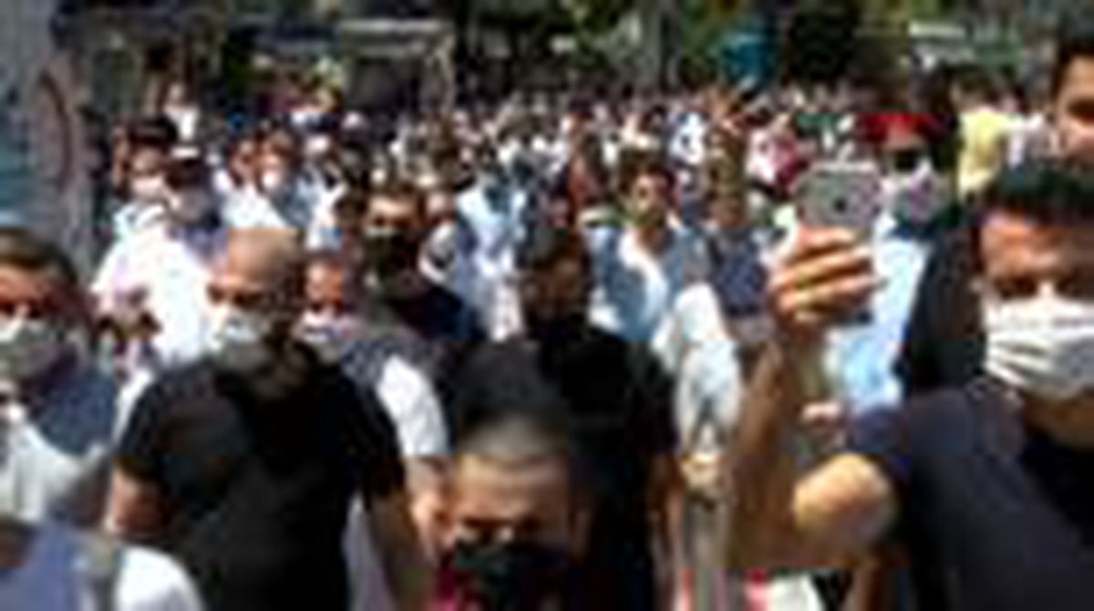 TRAMVAY SEFERLERİ DURUNCA BİNLERCE KİŞİ AYASOFYA CAMİİ\'NE YÜRÜDÜ