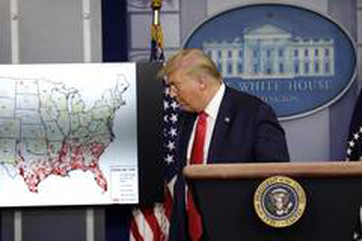 Trump, okulların açılması için kongreden büyük bir destek paketi talep etti