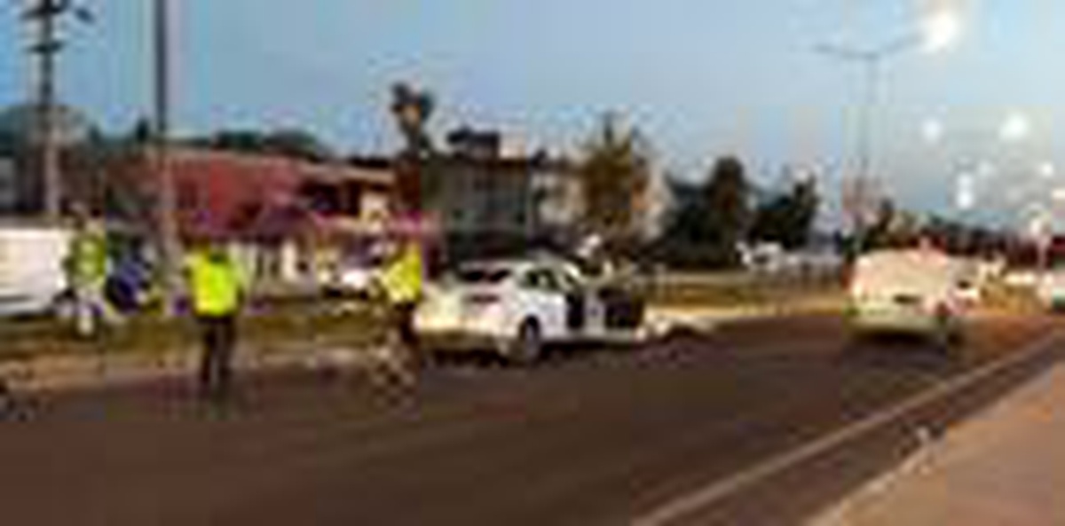 Yolun karşısına geçerken otomobilin çarptığı genç kız hayatını kaybetti