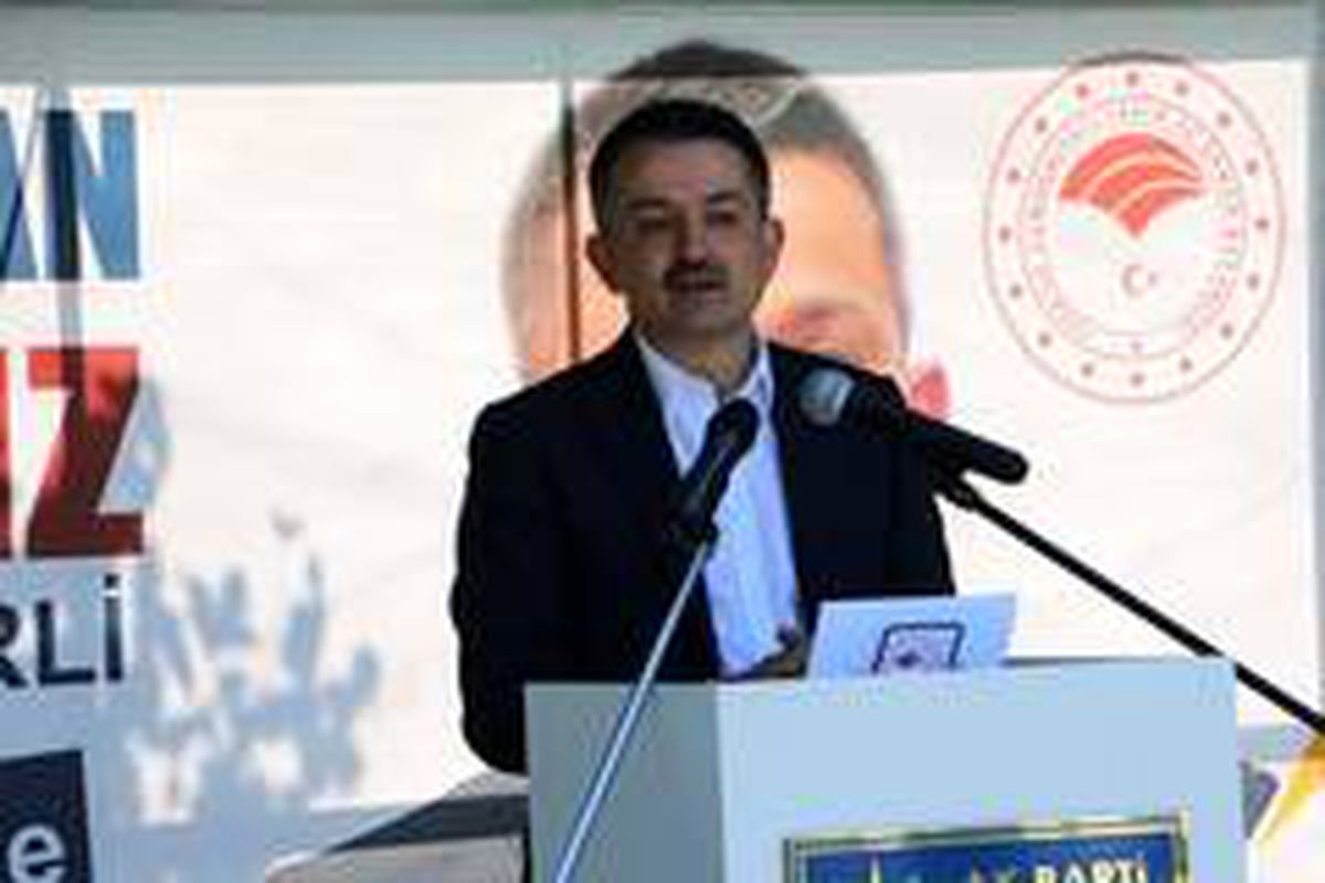 Bakan Pakdemirli, Şarköy\'de çiftçilerle bir araya geldi