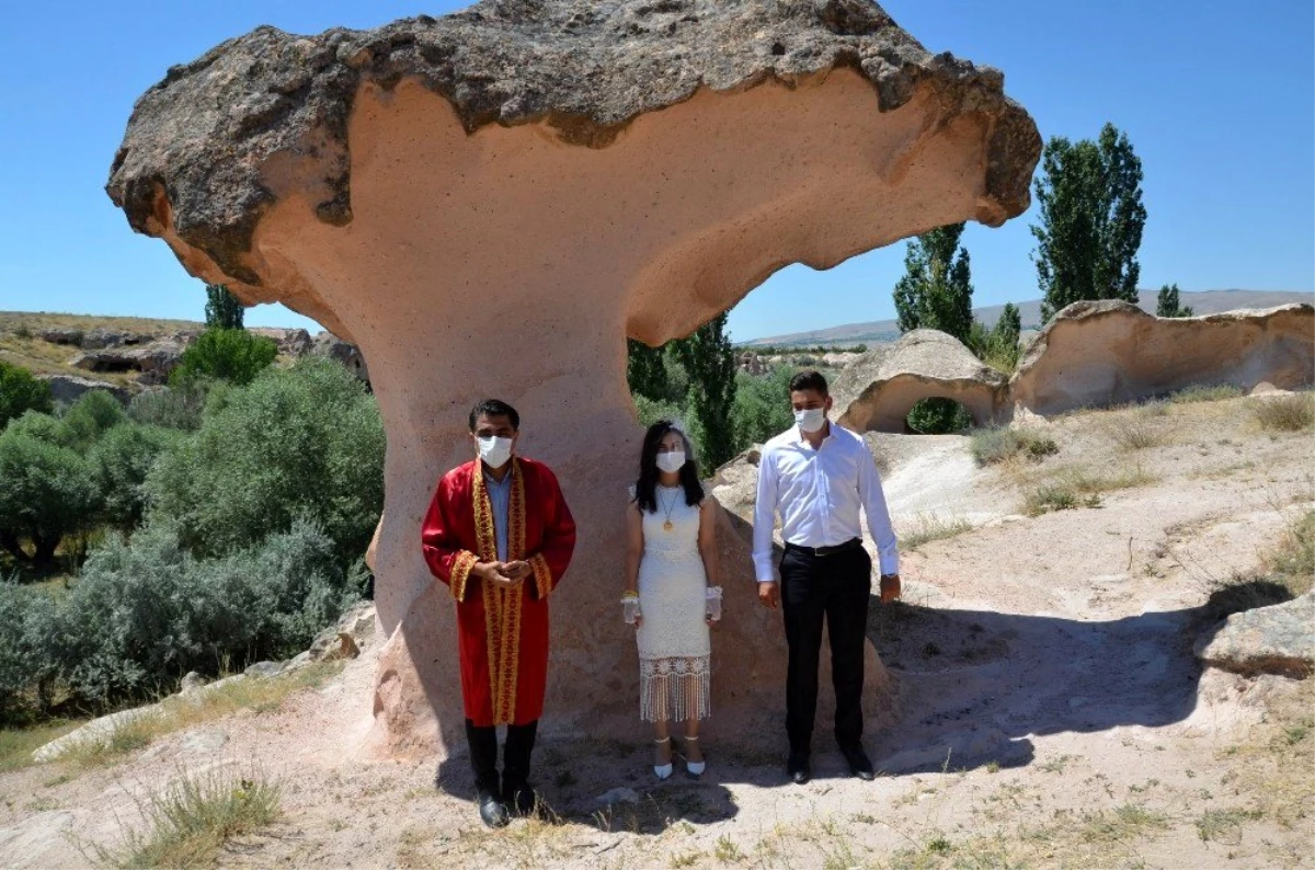 Kapadokya\'da ören yerleri nikah salonu olmaya devam ediyor