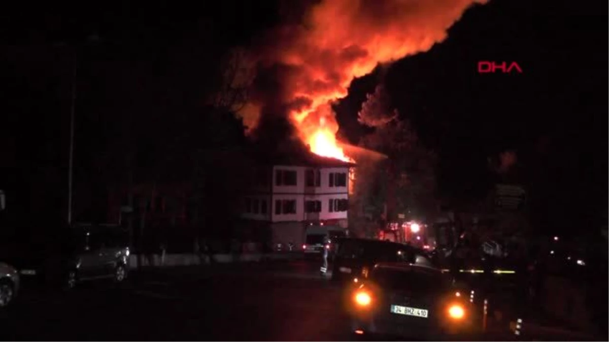 KARABÜK Safranbolu\'da tarihi konaklarda çıkan yangın söndürüldü