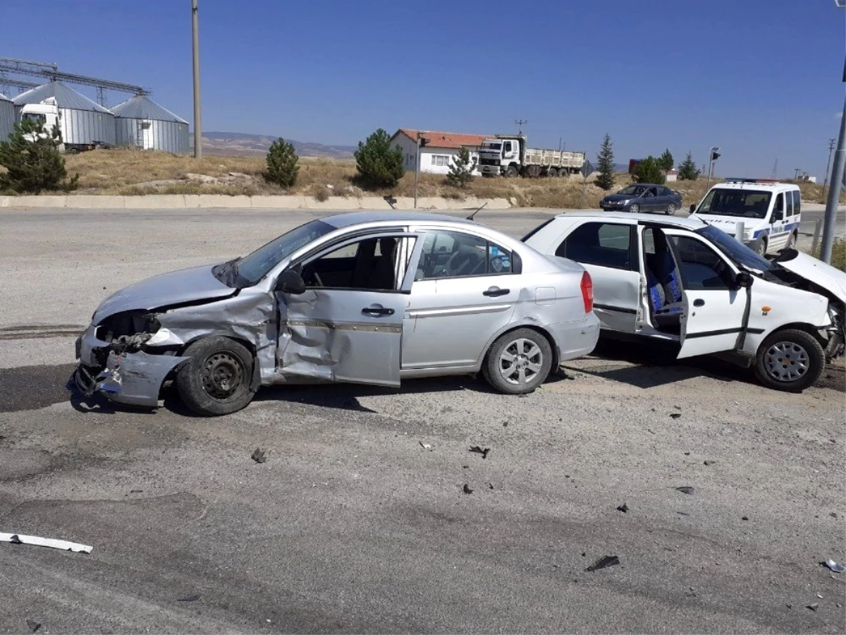 Kırıkkale\'de trafik kazası: 2 yaralı
