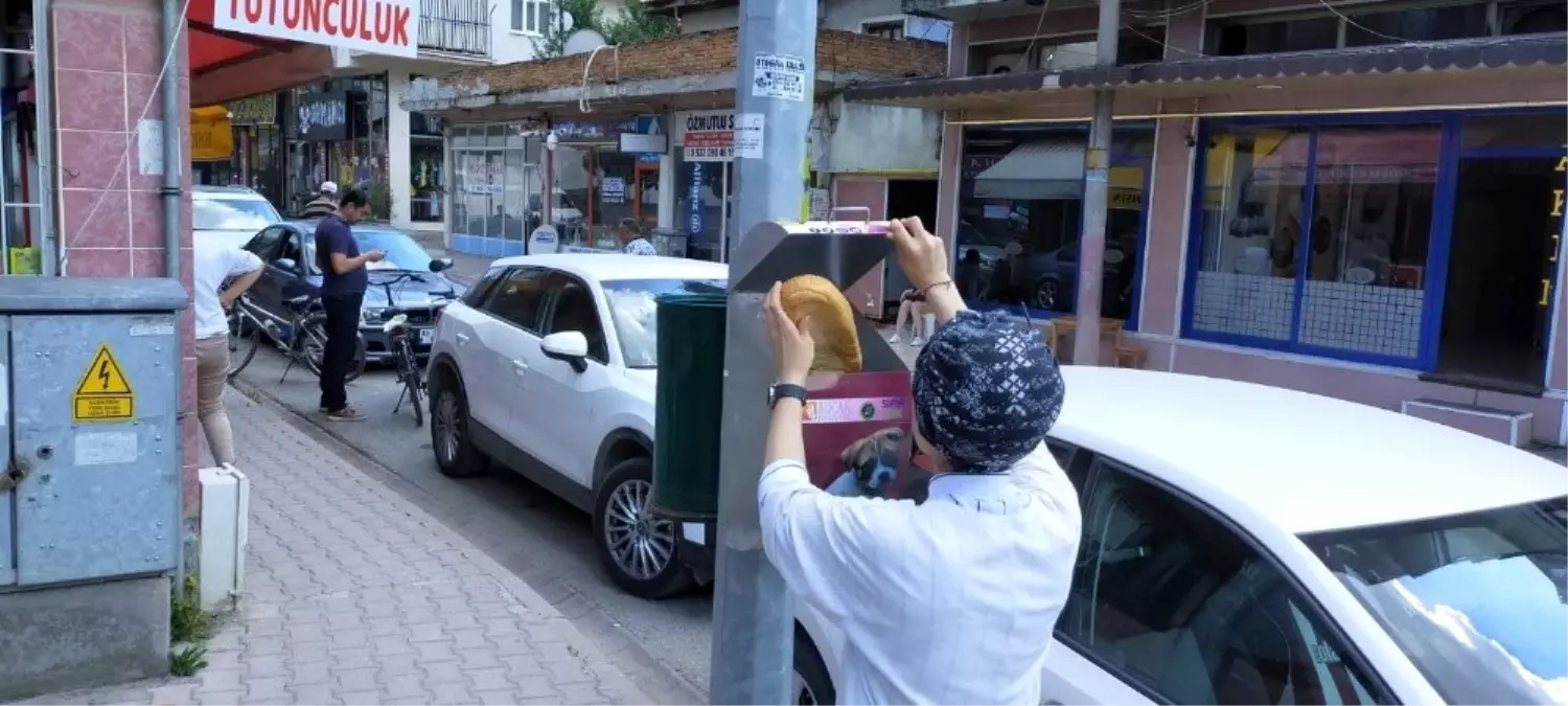 Burdur\'da, \'Ekmek nimettir, yeri çöp değildir\' kampanyası