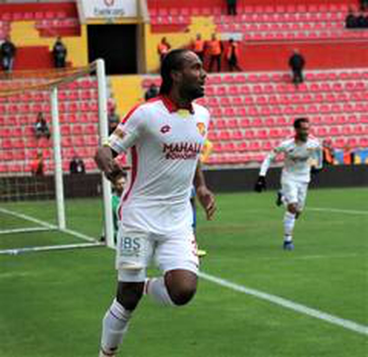 Göztepe\'de Cameron Jerome ayrılığı