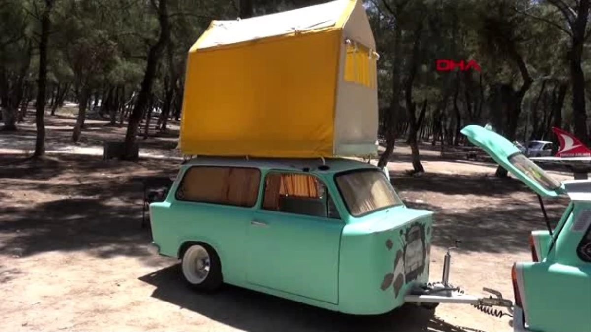 İZMİR Klasik otomobilinden çekme karavan yaptı