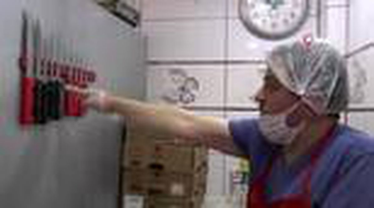 Kasap Kadir Şen: "Etleri poşetle saklamayın, 6-7 saat açık bırakın"