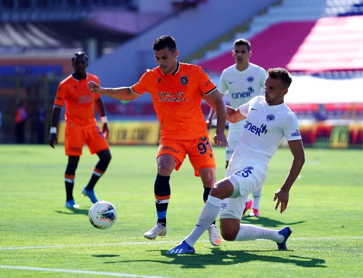 Süper Lig: Kasımpaşa: 2 Medipol Başakşehir: 0 (İlk yarı)