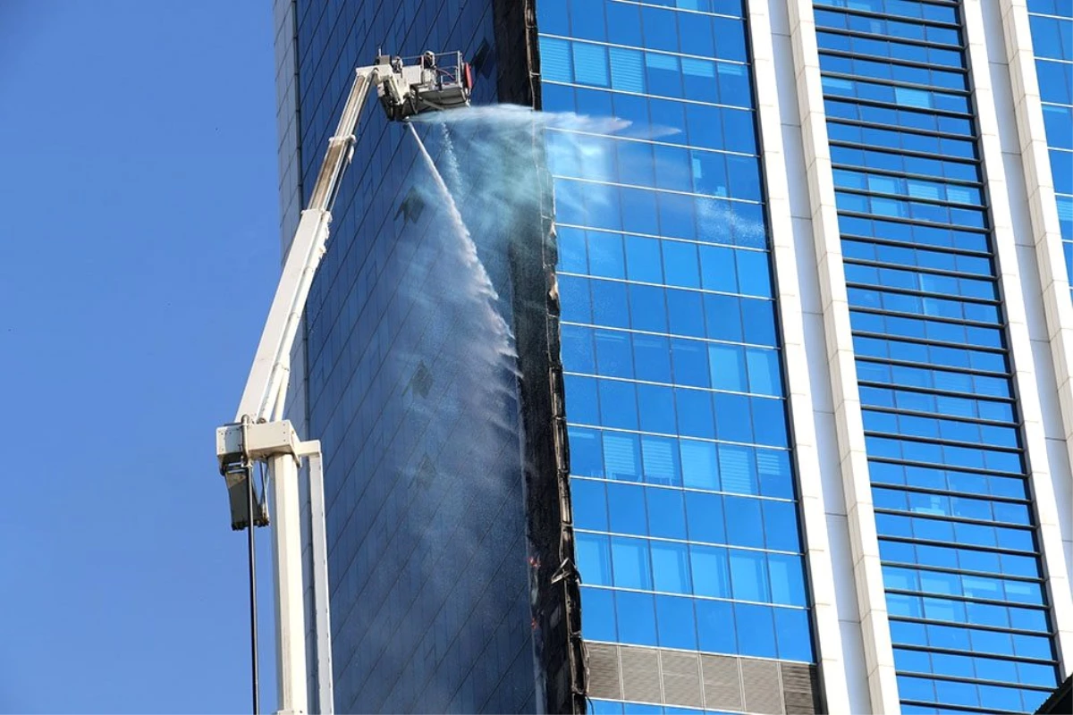 Ankara\'da iş merkezindeki yangın kontrol altına alındı