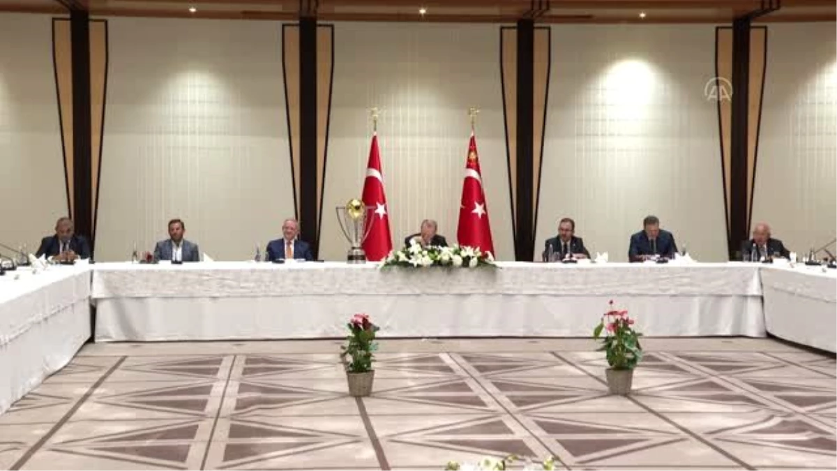 Cumhurbaşkanı Erdoğan, Medipol Başakşehir Futbol Kulubü heyetini kabul etti