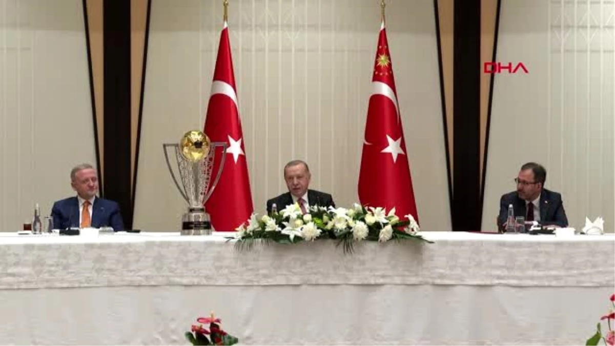 Son dakika güncel: Cumhurbaşkanı Erdoğan, şampiyon Başakşehir\'i kabul etti-