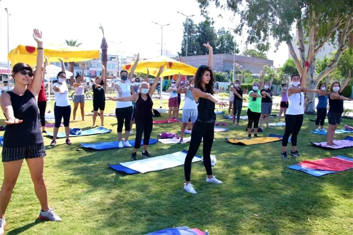 Doğanın kalbinde pilates etkinliği