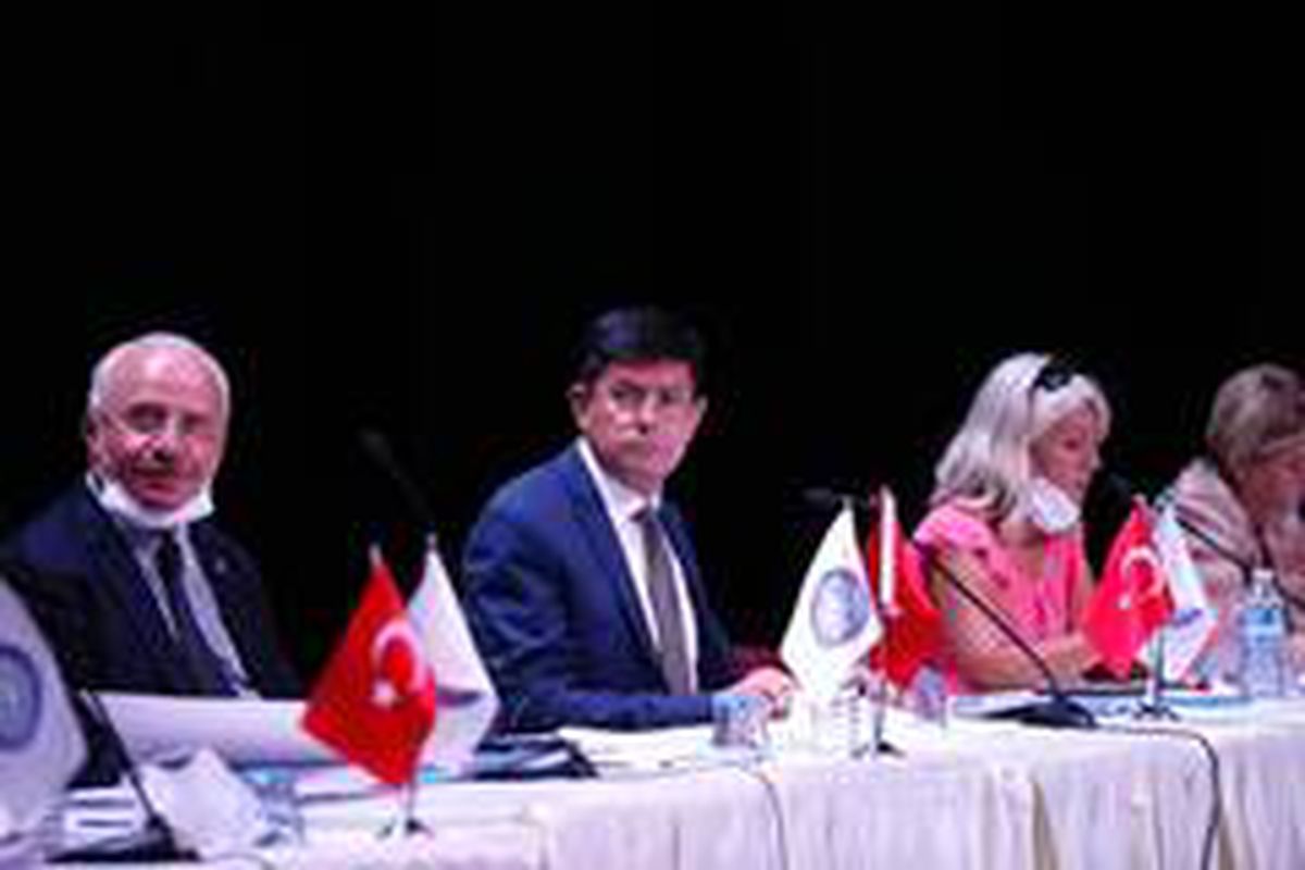 Başkan Özcan Kıyı Ege Belediyeler Birliği Meclis Toplantısı\'na katıldı