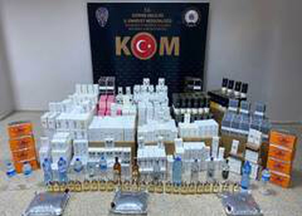 Kaçak çay, içki ve parfüm operasyonu