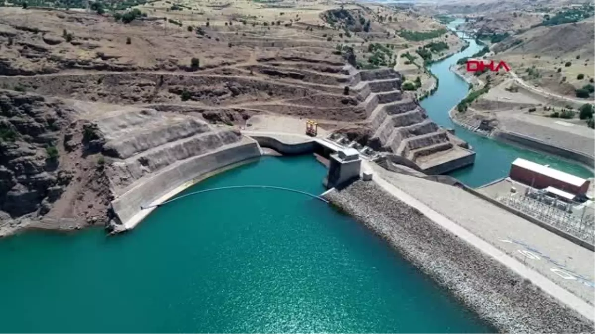 Koruma altındaki yaban keçisi, yavrusuyla görüntülendi