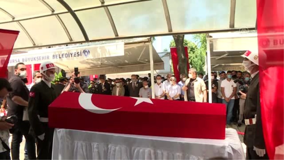 Mersin\'de devrilen otobüste şehit olan er Samet Çaldır son yolculuğuna uğurlandı