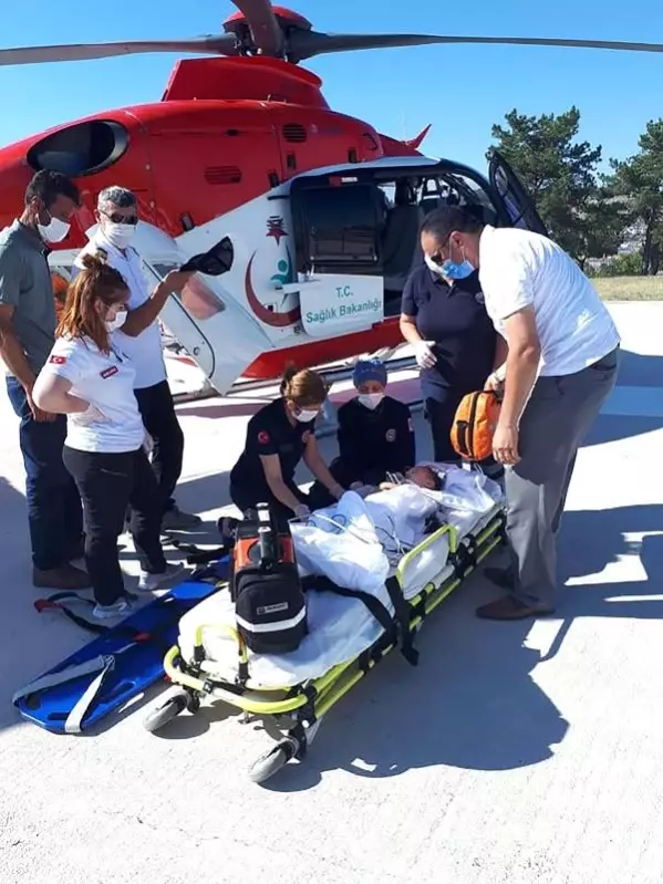 Üzerine televizyon düşen bebek, hava ambulansı ile sevk edildi Son Dakika