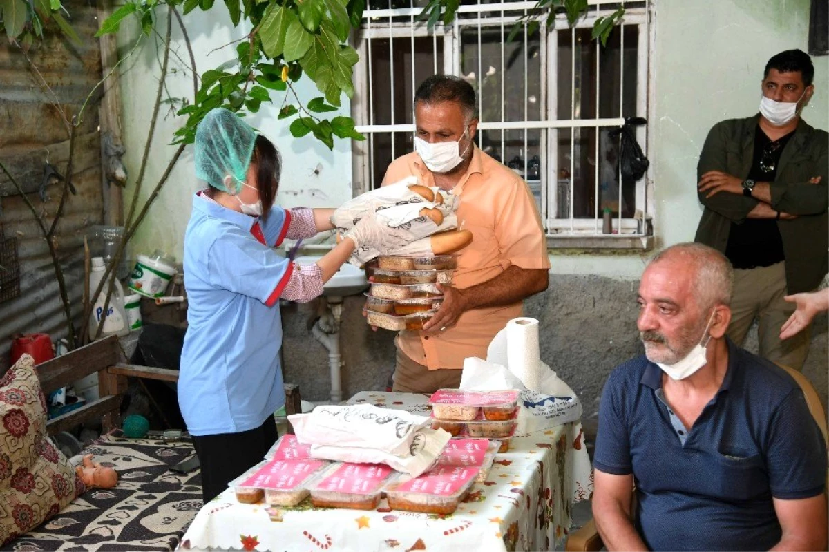 Adana\'da 1500 kişiye sıcak yemek