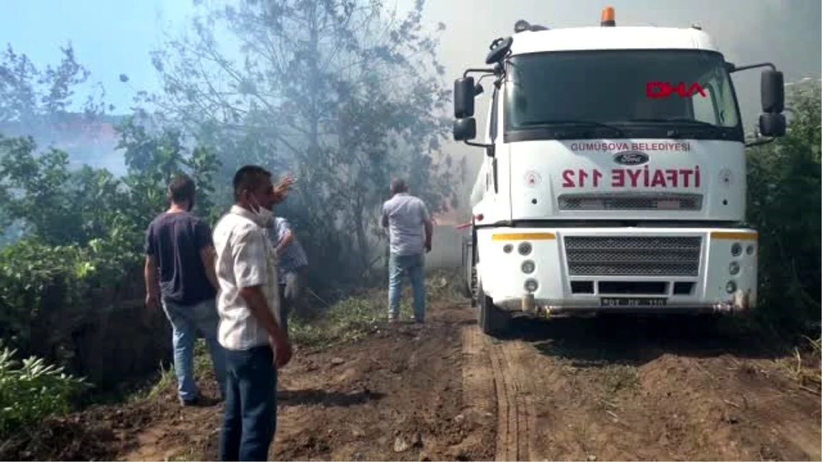 Düzce\'de samanlık ve ev yandı, köylüler itfaiyecilere ayran ikram etti