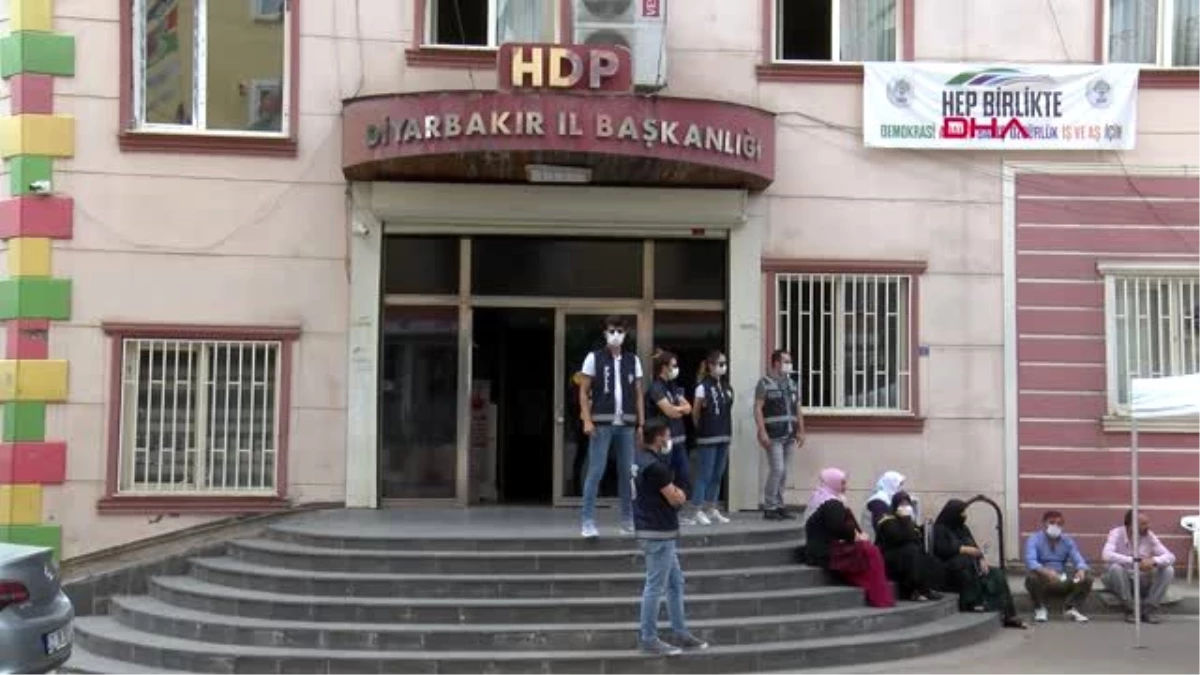 HDP önündeki ağabey, 13\'üncü bayramı kardeşiyle geçirmek istiyor