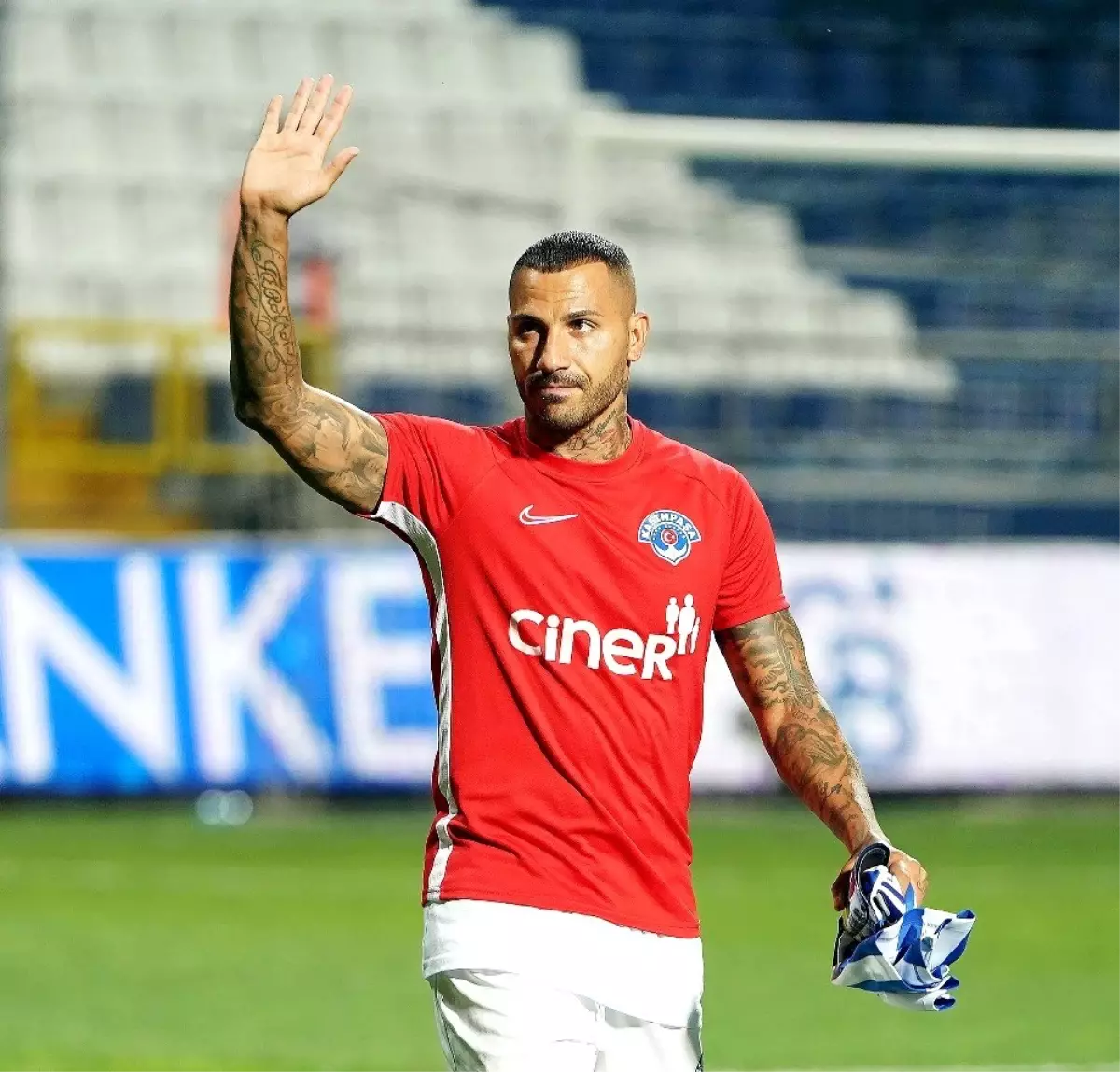 Kasımpaşa\'da Quaresma ile yollar ayrıldı