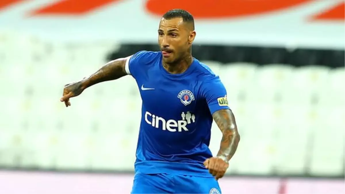 Kasımpaşa\'da Ricardo Quaresma ile yollar ayrıldı