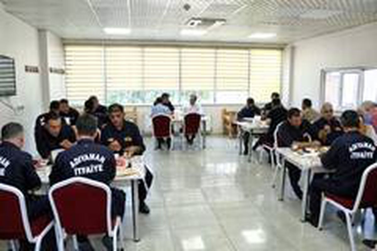 Kılınç, itfaiyecilerle birlikte dua etti