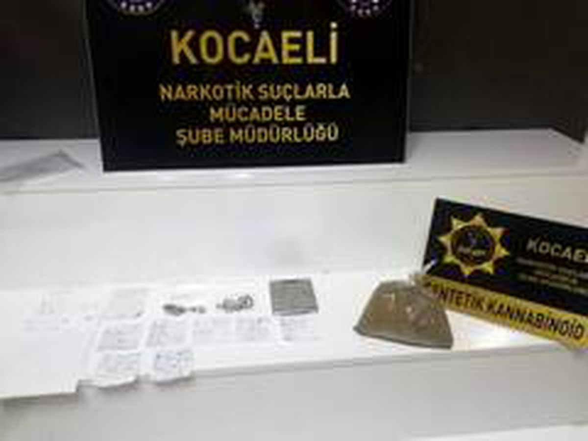 Kocaeli\'de 730 gram uyuşturucu ile yakalanan 3 kişi gözaltına alındı