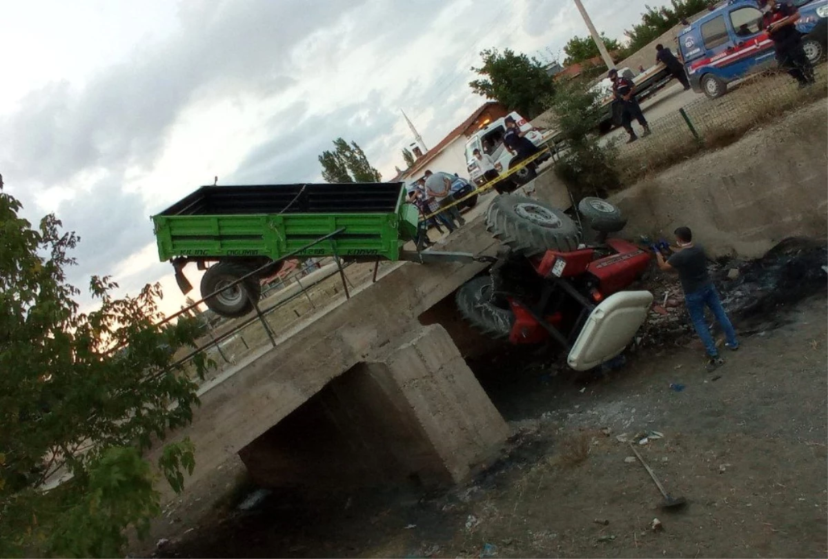 Traktör köprüden aşağı düştü: 3 yaralı