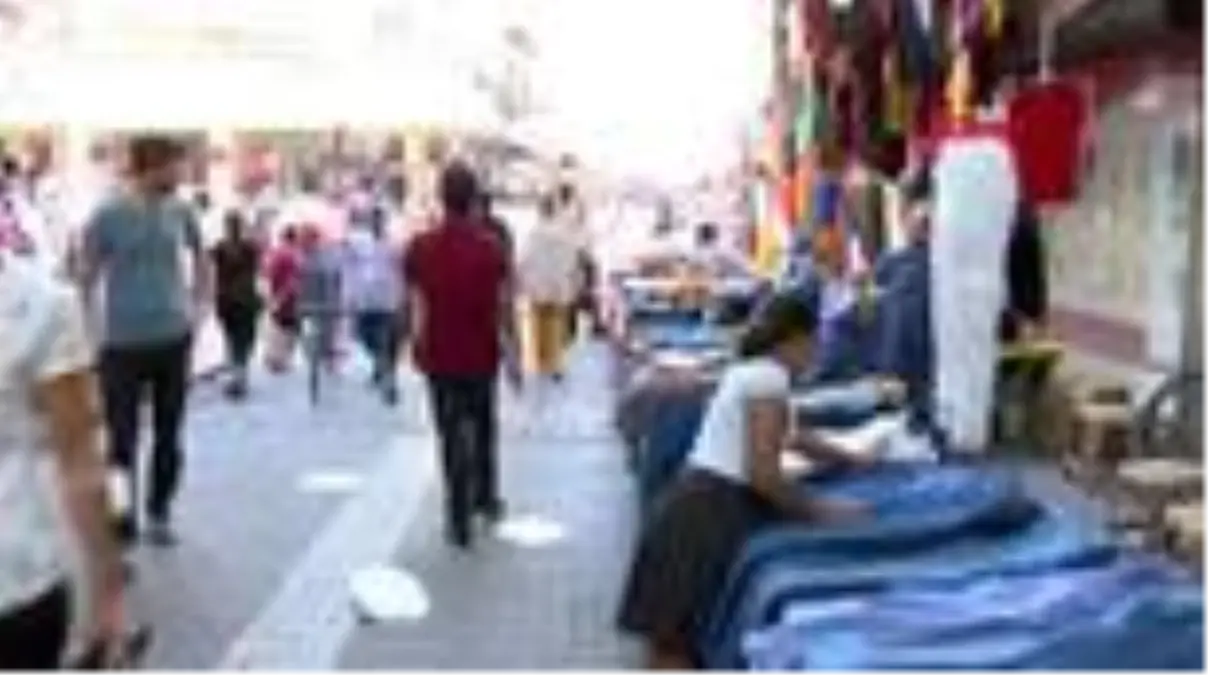 ADANA Bayram alışverişinde koronavirüse davet