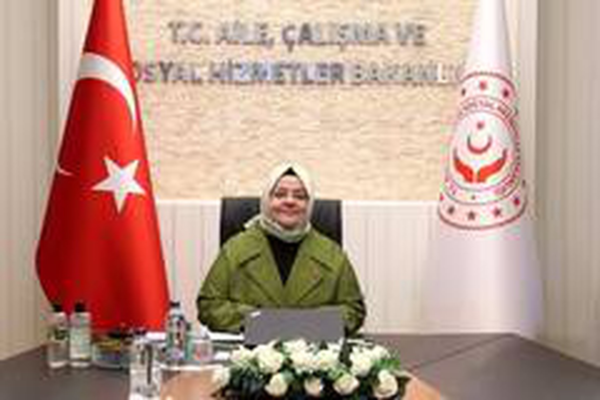 Aile, Çalışma ve Sosyal Hizmetler Bakanı Selçuk\'tan "Kadın-erkek" eşitliğine vurgu