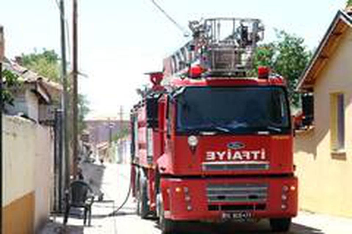 Ayvalık\'ta ev yangını