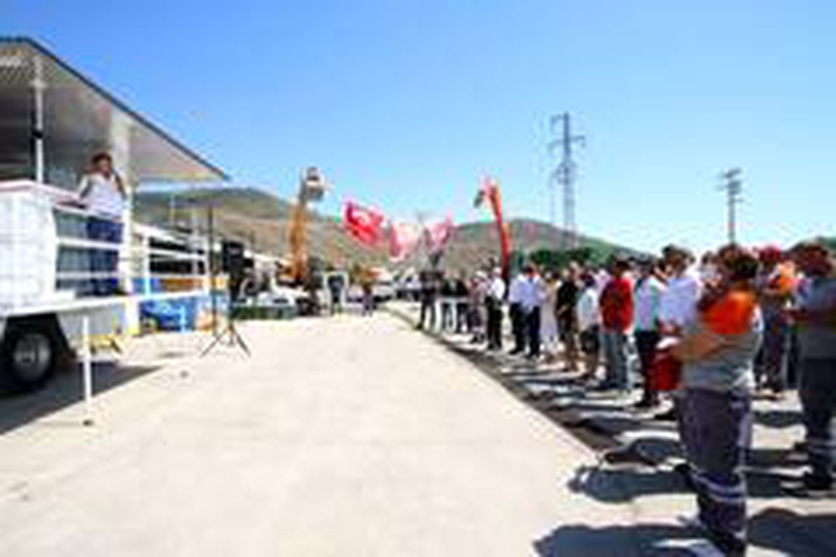 Başkan Sandal, çalışanlarla bayramlaştı