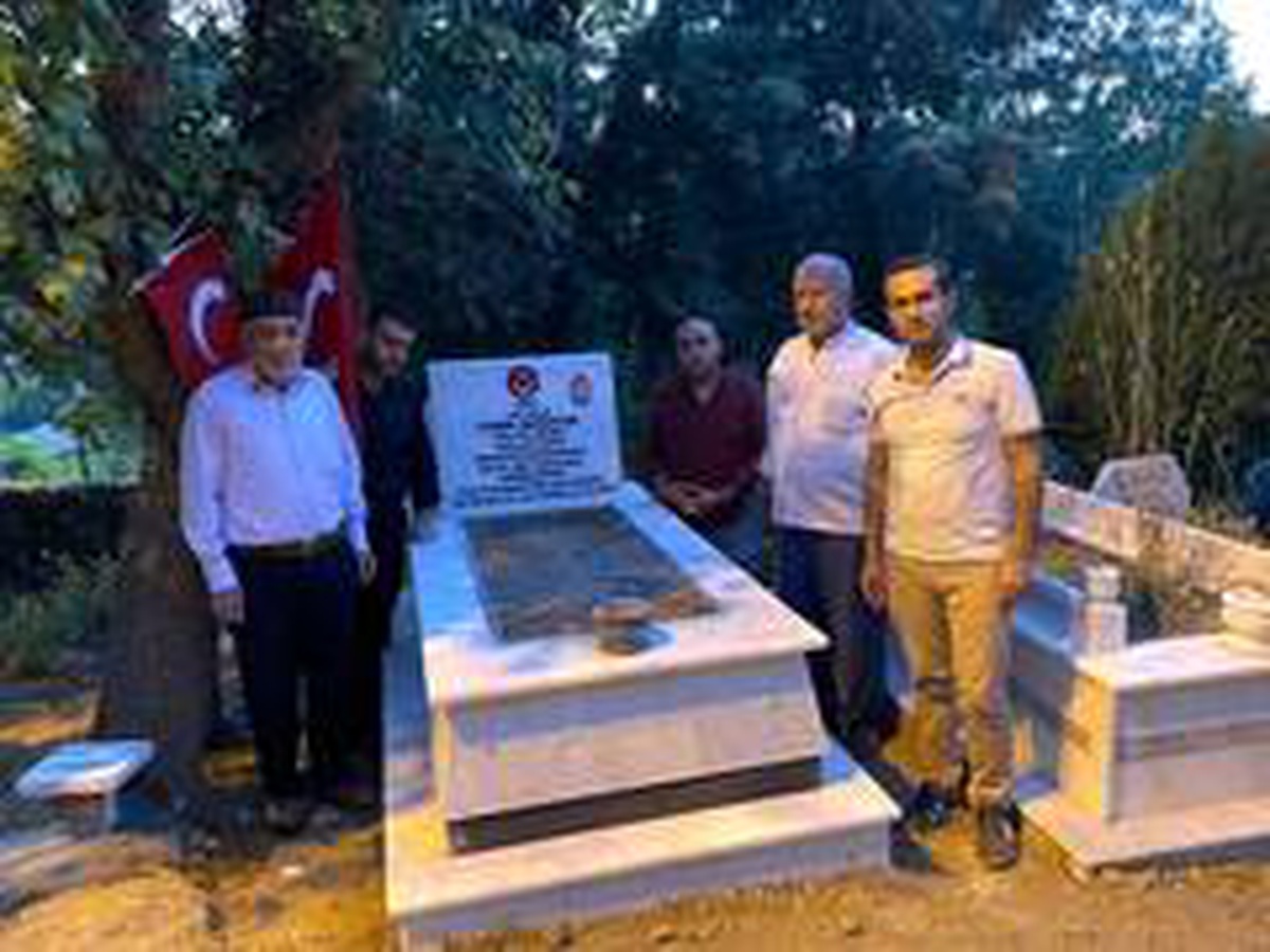 Bayram öncesi şehitlerin mezarları ziyaret edildi