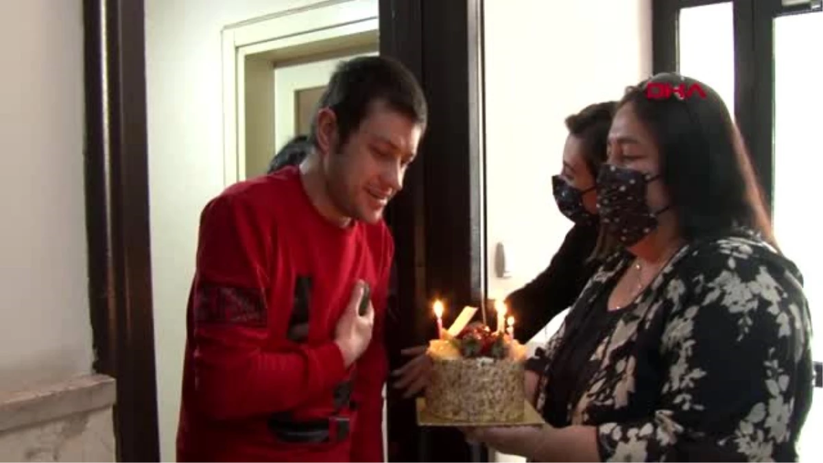 İSTANBUL-Tuzla\'da özel çocuklara doğum günü sürprizi