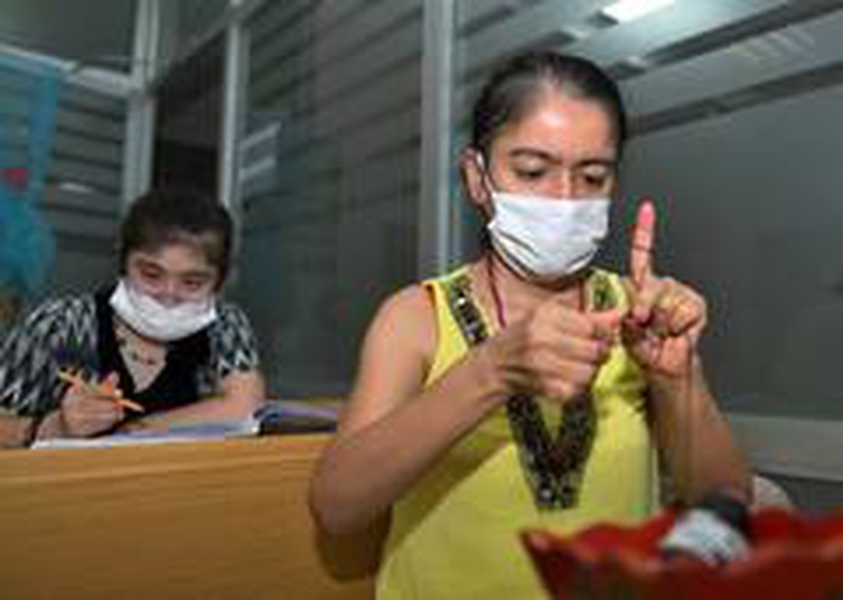 Özel gençlere \'engelsiz el sanatları atölyesi\'