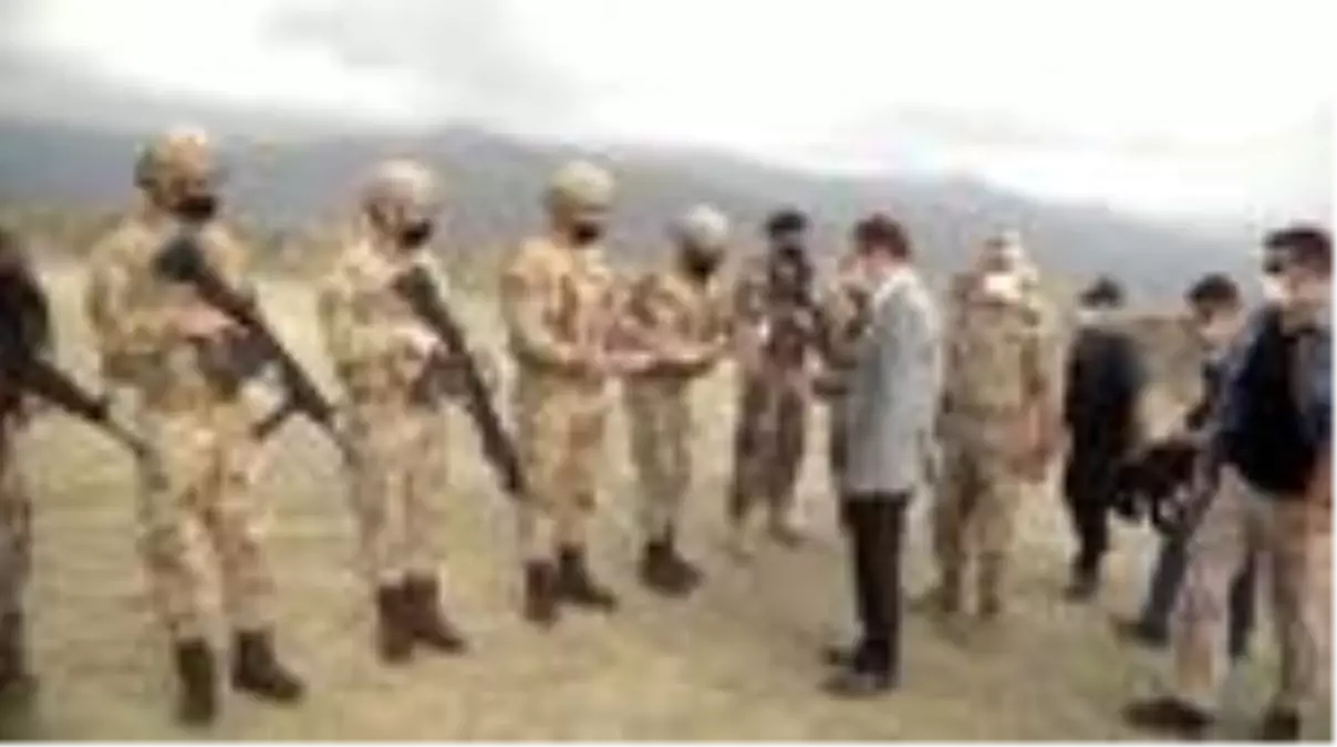 Bakan Soylu "Şehit Bebek M. Bedirhan Üs Bölgesi"ndeki güvenlik güçlerinin bayramını telefonla...