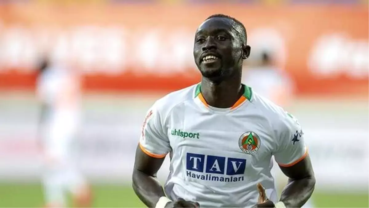 Beşiktaş, Alanyaspor\'un golcüsü Papiss Cisse ile imza aşamasına geldi