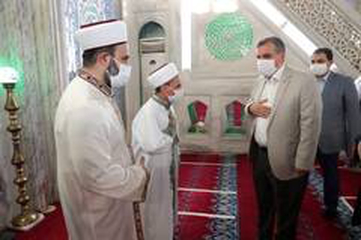 Beyazgül vatandaşlarla bayramlaştı