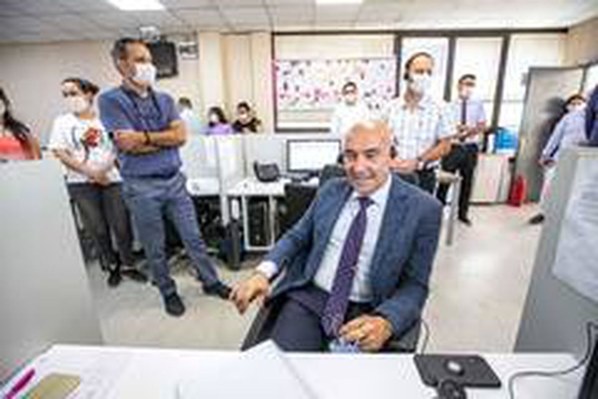 Büyükşehir\'i arayan yurttaşın telefonuna Başkan Soyer yanıt verdi