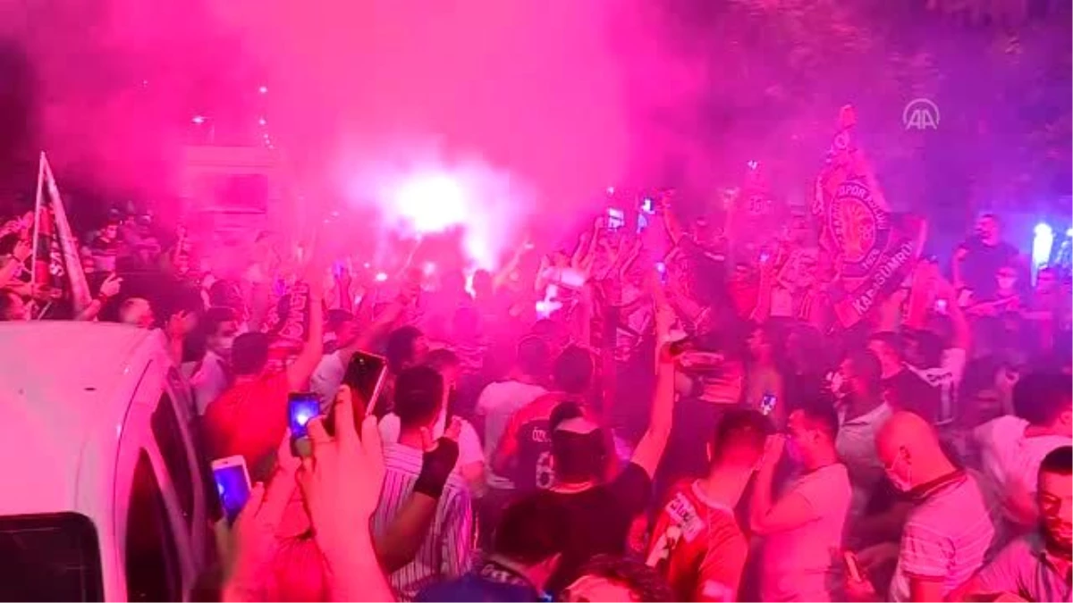 Son dakika haberi | Fatih Karagümrük\'te 36 yıl sonra Süper Lig\'e yükselmenin sevinci (2)