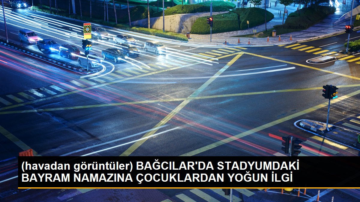 (havadan görüntüler) BAĞCILAR\'DA STADYUMDAKİ BAYRAM NAMAZINA ÇOCUKLARDAN YOĞUN İLGİ